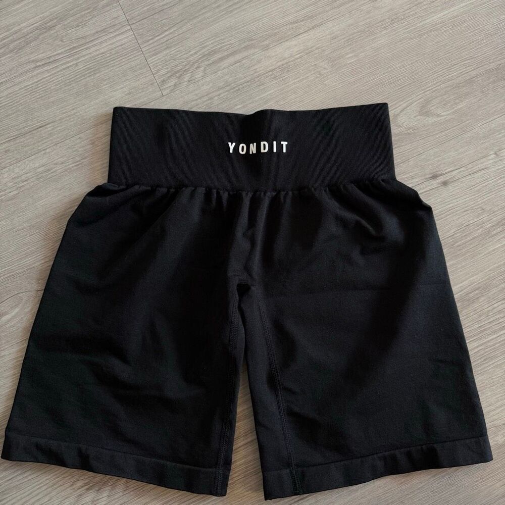 Yondit black seamless shorts size S in Black